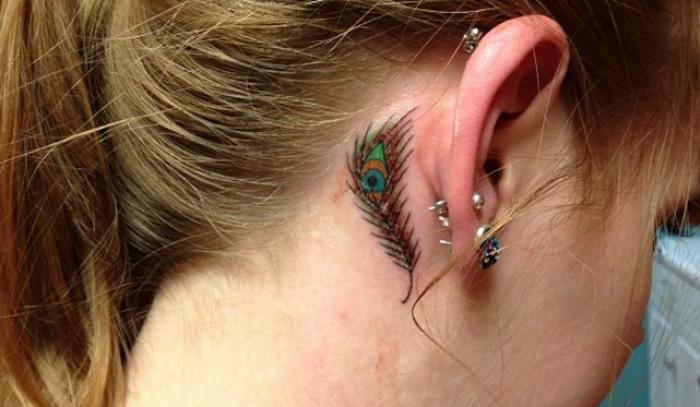 26 idées de tatouages derrière l'oreille | #10