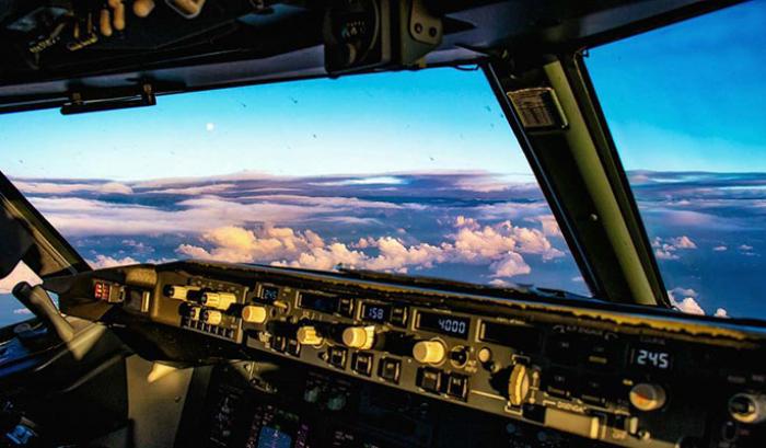 Les selfies incroyables de cette pilote de ligne suédoise affolent le web | #15