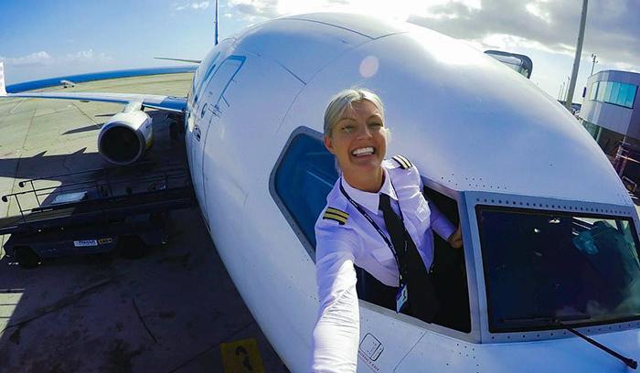 Les selfies incroyables de cette pilote de ligne suédoise affolent le web | #2