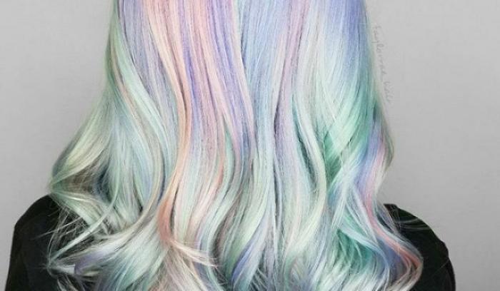 Découvrez les cheveux holographiques, la nouvelle tendance coloration | #12