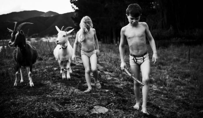 Cette maman photographe capture l'enfance de ses enfants loin de tout appareil électronique moderne | #12