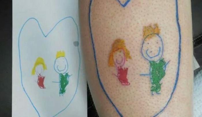 12 parents qui ont tellement adoré le dessin de leur enfant qu'ils se le sont fait tatouer ! | #6