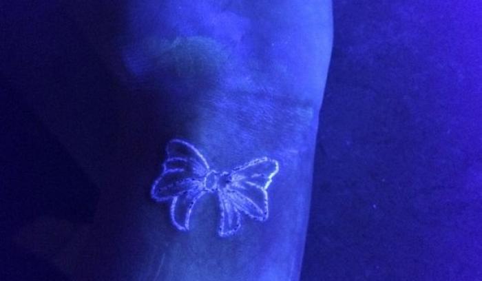 15 idées originales de tatouages à l'encre fluorescente | #10