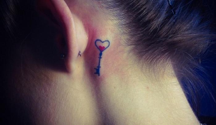 26 idées de tatouages derrière l'oreille | #3