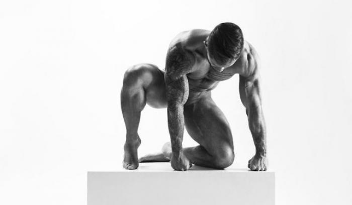 Des athlètes du monde entier ont posé nus pour un calendrier caritatif, et les photos sont terriblement sexy ! | #13