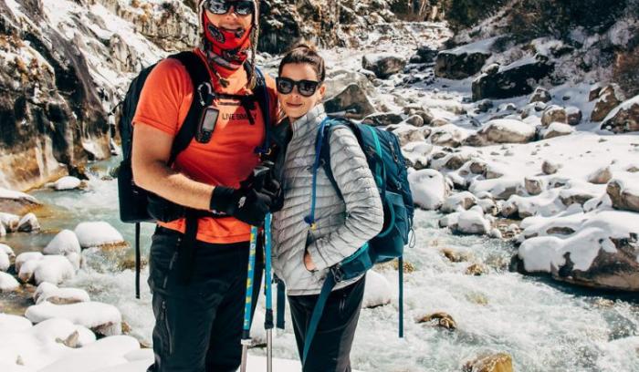 Ce couple se marie sur le Mont Everest après un trek de 3 semaines, et leurs photos sont incroyables ! | #5