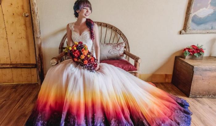 Ces robes de mariée tie and dye vont vous donner envie de vous marier en couleurs