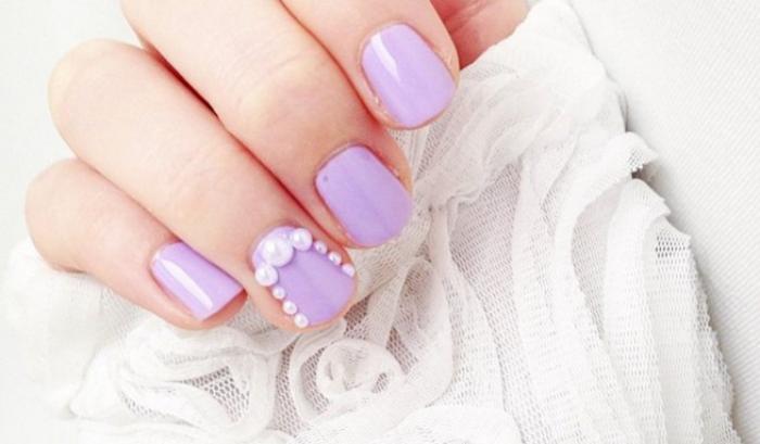 Des idées de nail art avec des perles pour une manucure élégante | #5