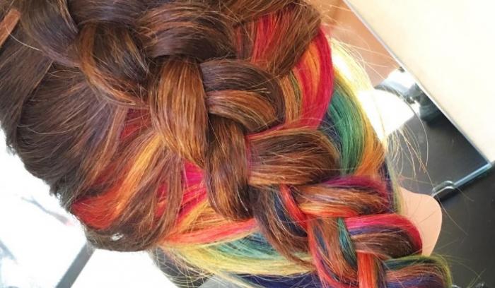 Découvrez la coloration arc-en-ciel cachée pour celles qui ne sont pas prêtes à se teindre les cheveux | #8