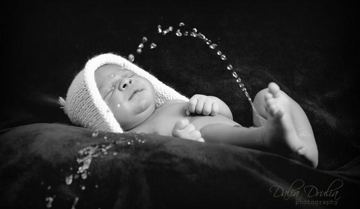 Regardez ces petits accidents rigolos qui rendent ces photos de nouveaux-nés si mignonnes | #10