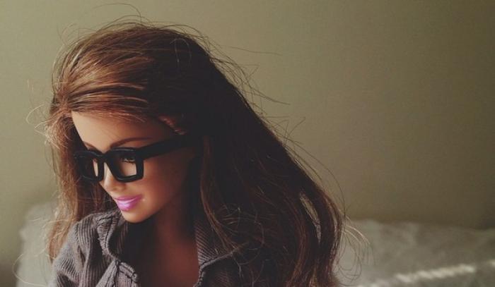 Le compte d'une Barbie Hipster parodie les photos Instagram les plus courantes | #7