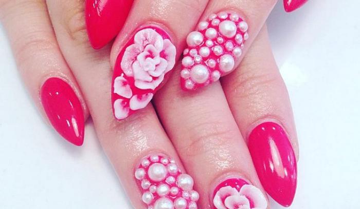 Des idées de nail art avec des perles pour une manucure élégante | #10