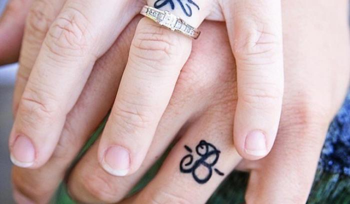 Ces 23 couples ont laissé tomber l'alliance et ont à la place choisi de se faire tatouer | #4