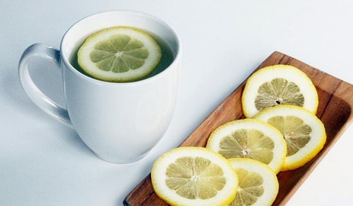 7 raisons de boire de l'eau chaude citronnée tous les matins | #2