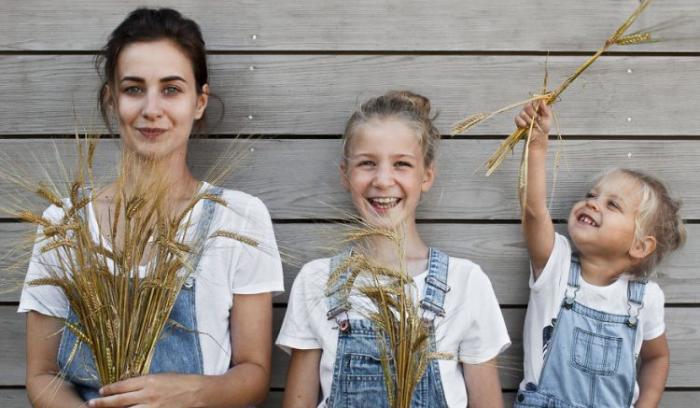 Ces photos d'une maman et de ses 2 filles en tenues assorties sont adorables | #9