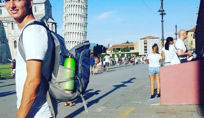 Les 13 meilleures photos de touristes qui posent devant la Tour de Pise | #6