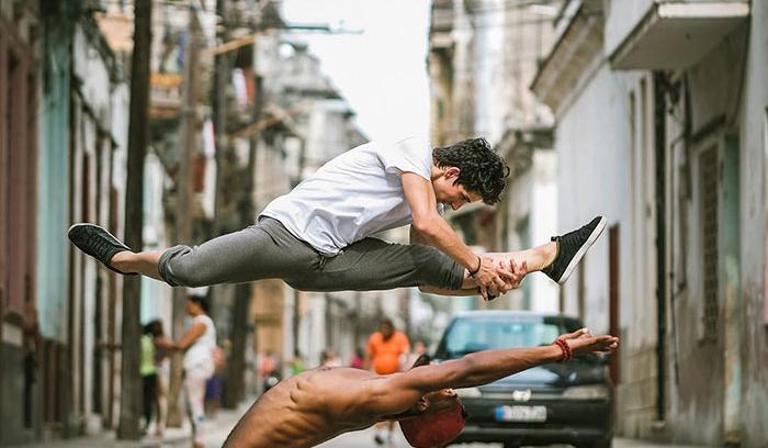 Des danseurs de ballet dansent dans les rues de Cuba | #8