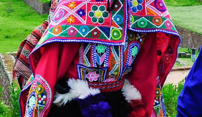 Découvrez à quoi ressemblent les tenues de mariage traditionnelles dans différents pays du monde | #4
