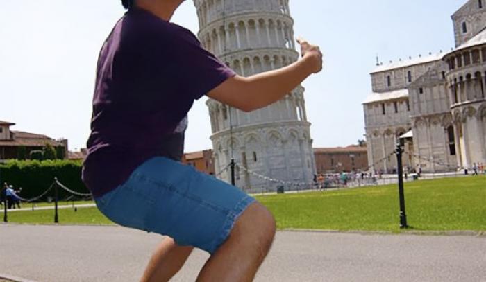 Les 13 meilleures photos de touristes qui posent devant la Tour de Pise | #12