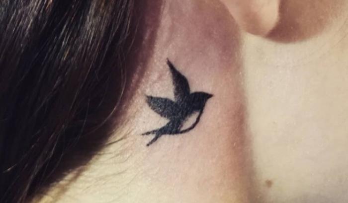 15 tatouages sexy et osés à vous faire dans le cou | #7