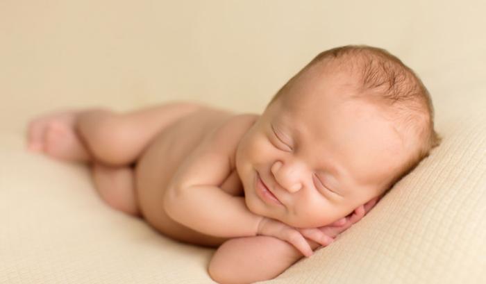 18 bébés qui sourient dans leur sommeil : vous ne pourrez pas vous empêcher de fondre ! | #10