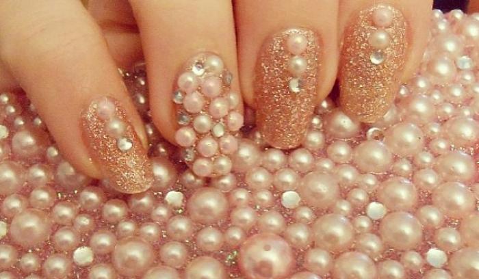 Des idées de nail art avec des perles pour une manucure élégante | #11