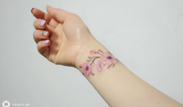 11 tatouages fleuris qui imitent des peintures à l'aquarelle sur la peau | #5