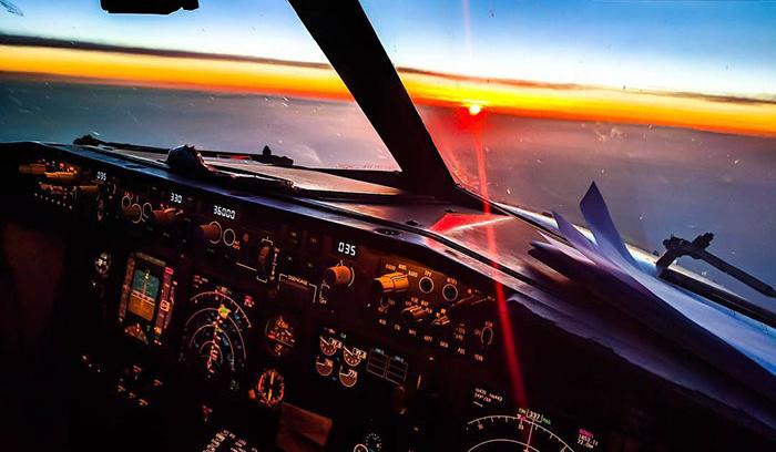 Les selfies incroyables de cette pilote de ligne suédoise affolent le web | #11