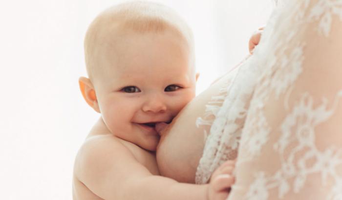 Elle photographie des mamans en train de donner le sein pour montrer que l'allaitement ne devrait pas être tabou | #8