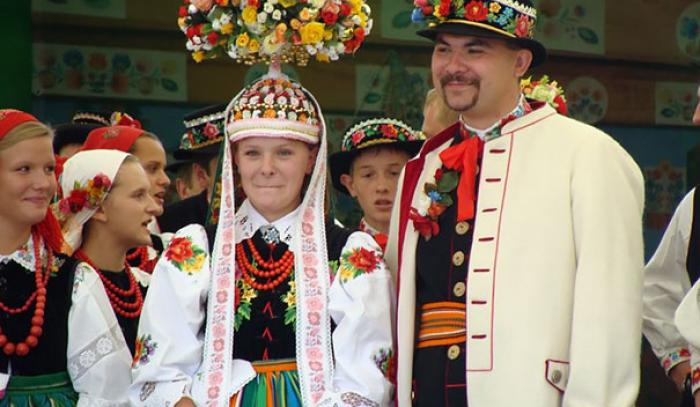 Découvrez à quoi ressemblent les tenues de mariage traditionnelles dans différents pays du monde | #18