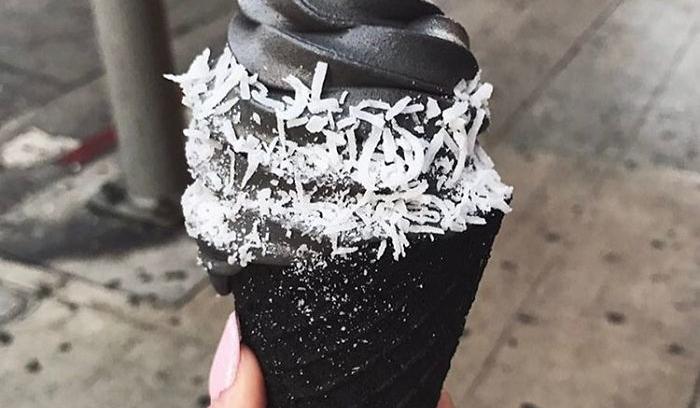 Les glaces noires débarquent, elles sont aussi originales que délicieuses ! | #2