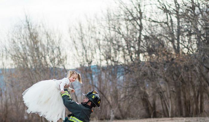 Ce shooting photo d'un papa pompier et de sa petite fille de 3 ans est adorable | #3