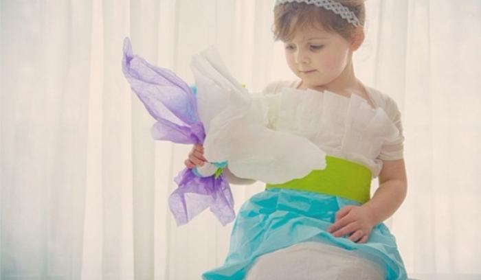 Cette maman créative recrée les robes de star pour sa petite fille avec les moyens du bord, et le résultat est juste WAOUH ! | #19