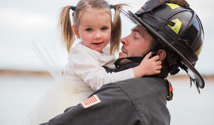 Ce shooting photo d'un papa pompier et de sa petite fille de 3 ans est adorable | #4