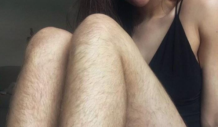 Cette blogueuse fitness a arrêté de se raser les jambes et les aisselles pendant 1 an pour vivre au naturel | #7