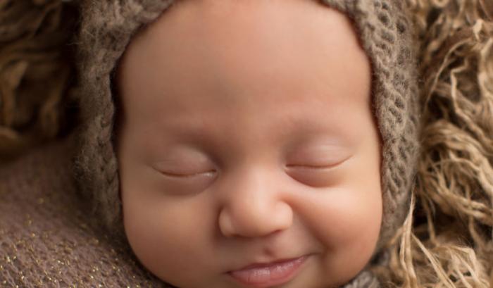 18 bébés qui sourient dans leur sommeil : vous ne pourrez pas vous empêcher de fondre ! | #9