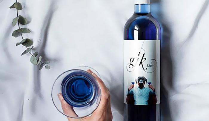 Le vin bleu : la boisson originale qui va vous faire oublier le rosé ! | #5