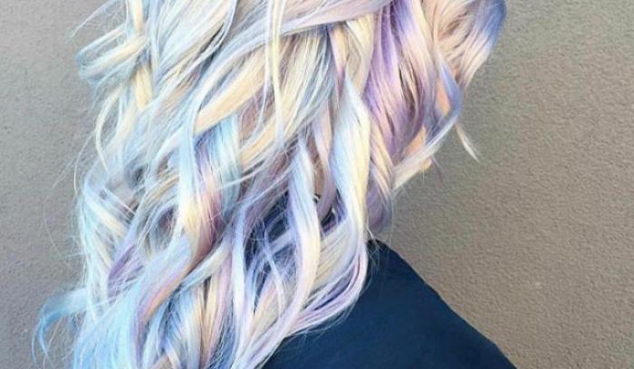 Découvrez les cheveux holographiques, la nouvelle tendance coloration | #9