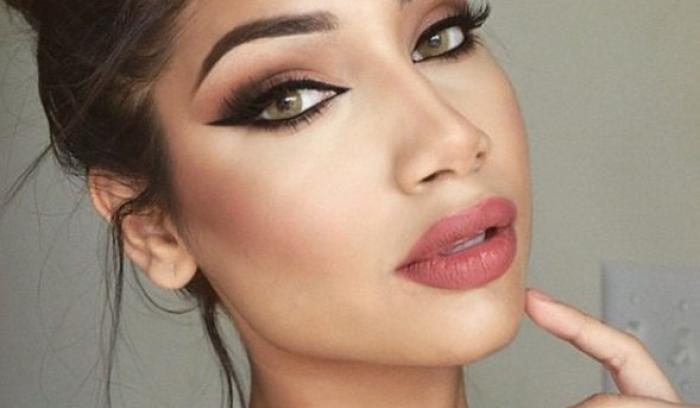 22 photos qui montrent que l'eyeliner va à toutes les femmes | #19