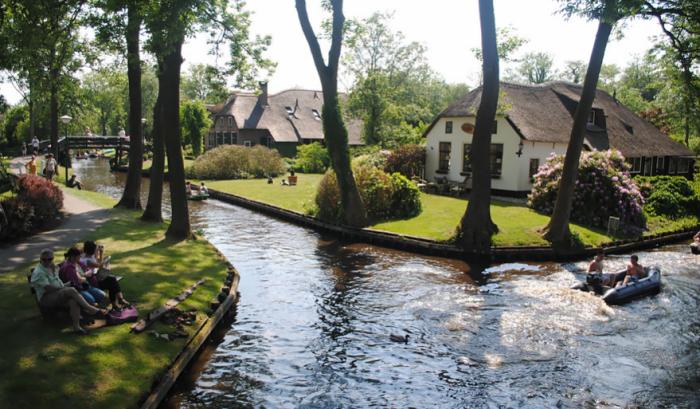 Ce village n'a aucune route et est tellement joli qu'il semble tout droit sorti d'un conte de fées ! | #9