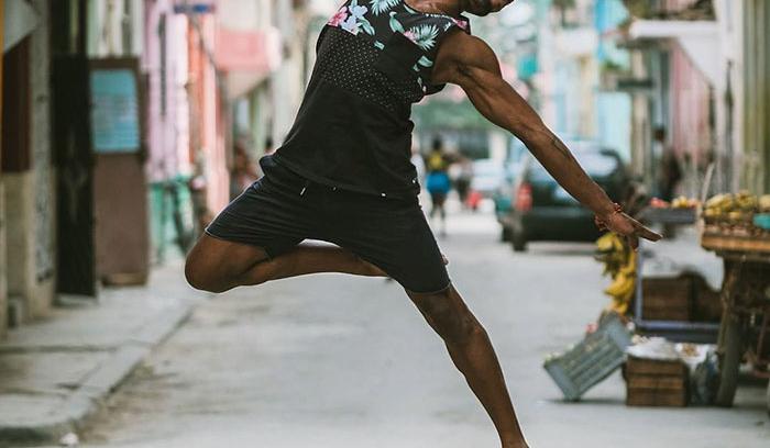 Des danseurs de ballet dansent dans les rues de Cuba | #4