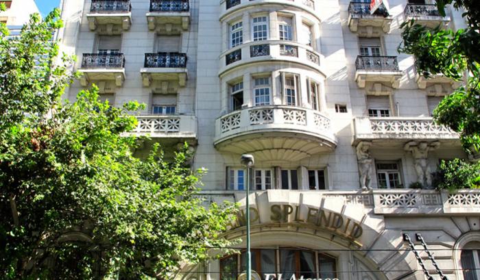 Cet ancien théâtre vieux de 100 ans a été transformé en une librairie absolument époustouflante | #9