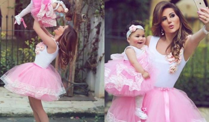 Ces mamans et leur petite fille se ressemblent vraiment comme 2 gouttes d'eau ! Et c'est tellement craquant... | #15