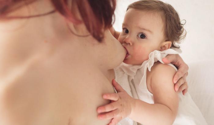 Elle photographie des mamans en train de donner le sein pour montrer que l'allaitement ne devrait pas être tabou | #4