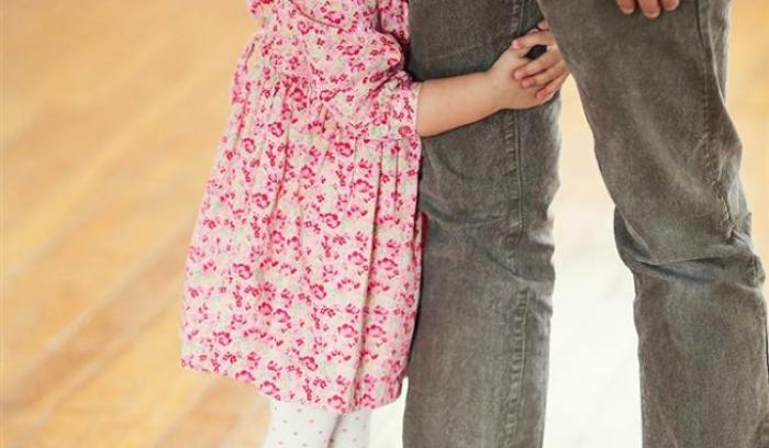 Cet homme a refait ses photos de mariage avec sa petite fille après le décès de sa femme... et elles sont magnifiques | #10