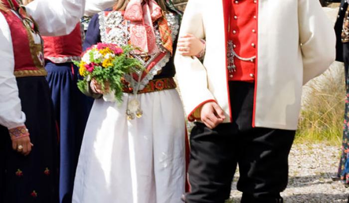 Découvrez à quoi ressemblent les tenues de mariage traditionnelles dans différents pays du monde | #12