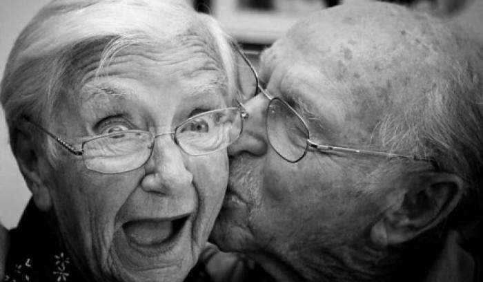 18 couples adorables de seniors qui montrent que l'amour n'a pas d'âge