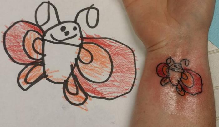 12 parents qui ont tellement adoré le dessin de leur enfant qu'ils se le sont fait tatouer ! | #5