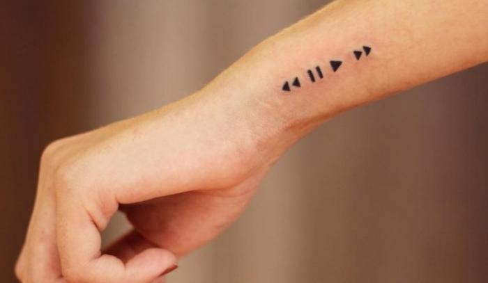 17 idées de petits tatouages sur votre bras ou votre avant-bras | #8