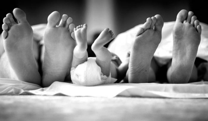 Voilà comment ces 20 couples ont choisi d'annoncer la naissance de leur bébé ! | #12